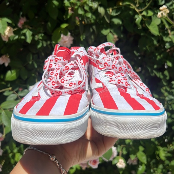 VANS Old Skool X International Stripes Womens Size 8. Where's Waldo Shoes Red - Picture 3 of 17